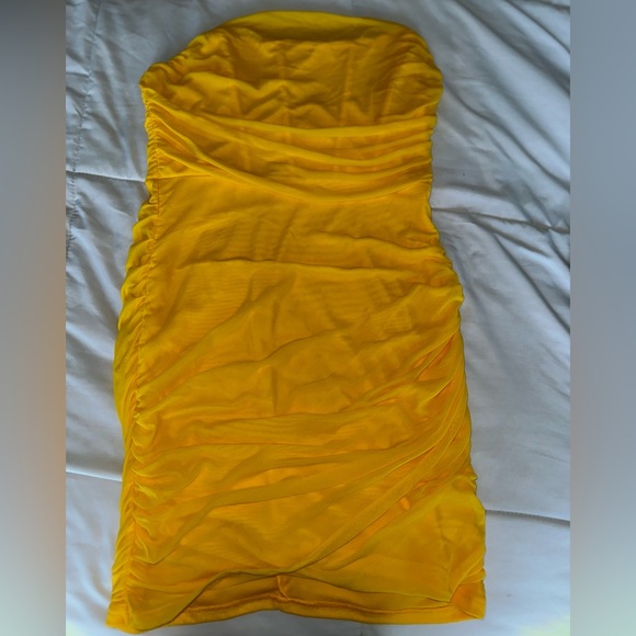 Hello Yellow Mini Dress 💛 - Picture 2 of 5